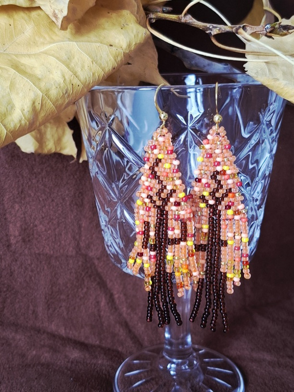 Jesenné stromy s oranžovým lístím 1