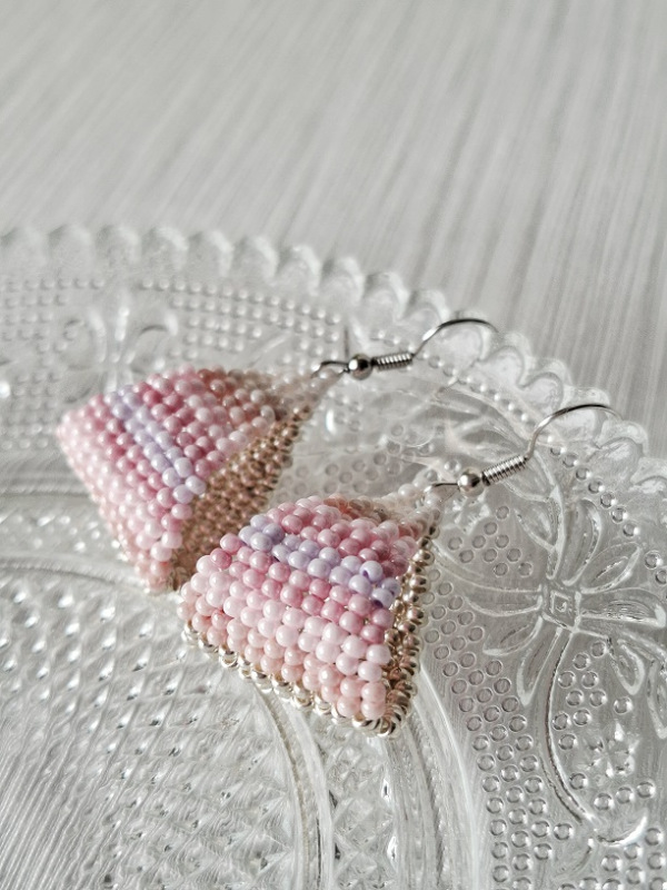 Mika (s fialkovou) 1