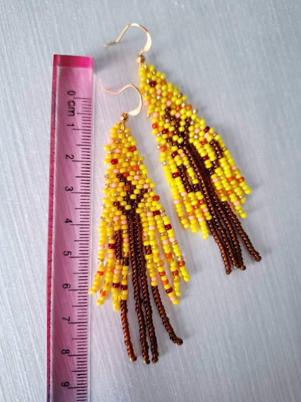 Jesenné stromy so žltým lístím 4