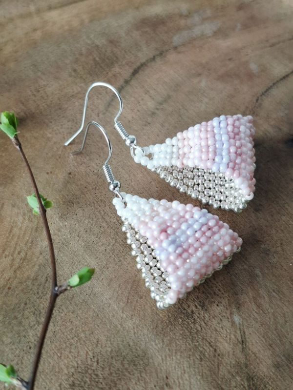 Mika (s fialkovou) 3