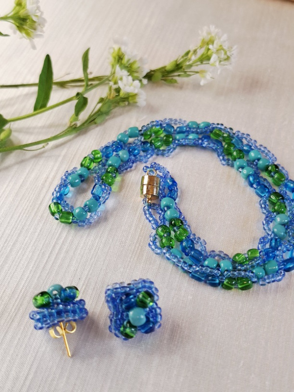 Magdaléna (v modrej a zelenej) 3