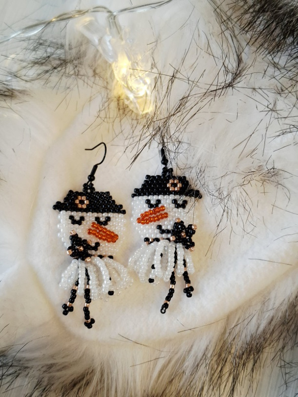 Snehuliaci (čierna, zlatá) 1