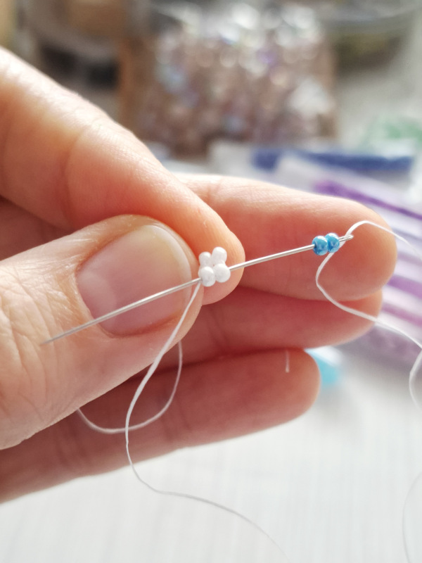 02 - Indiánske korálkové náušnice (dlhé) - návod 1