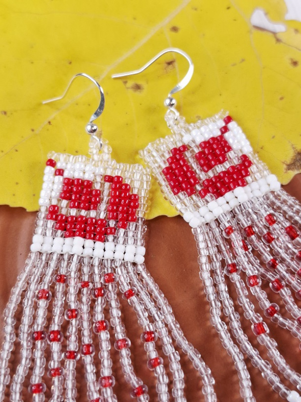 Zana (biela, červená) 1